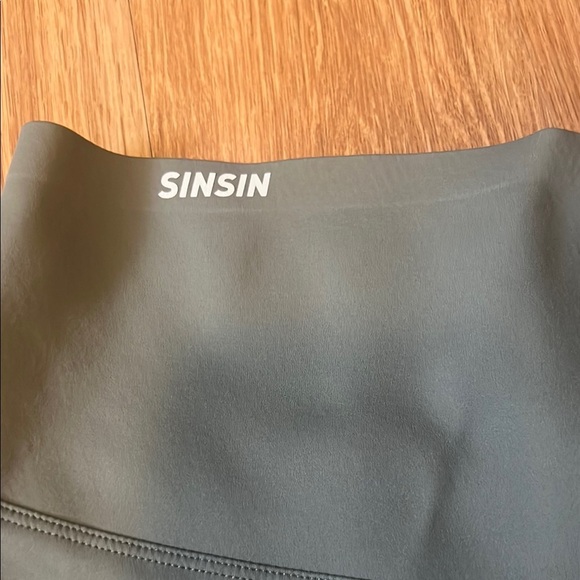 Sinsin Green High-Waisted Seamless Leggings large - Picture 2 of 4